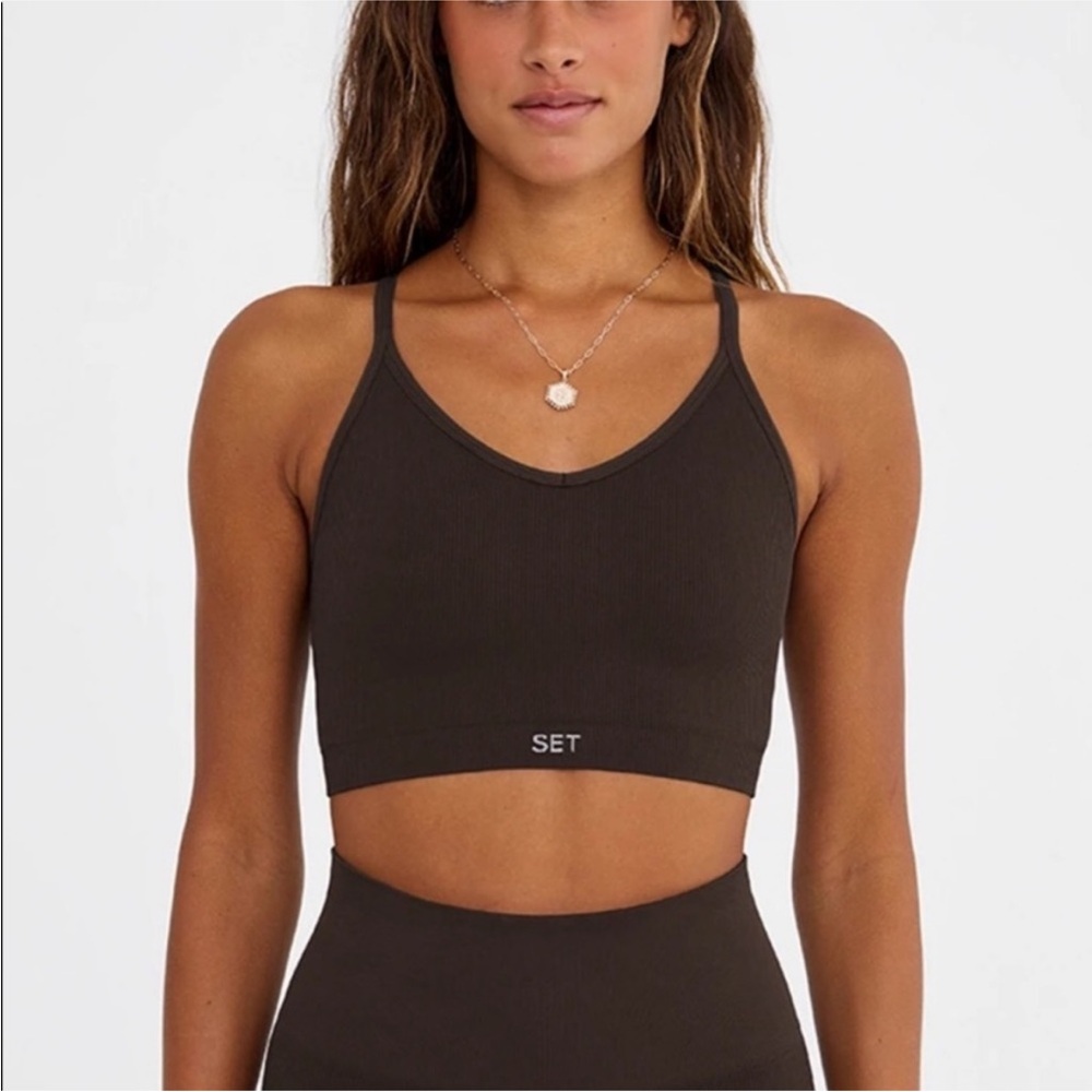 Set Active Y Top in Slat Grey. Size M.